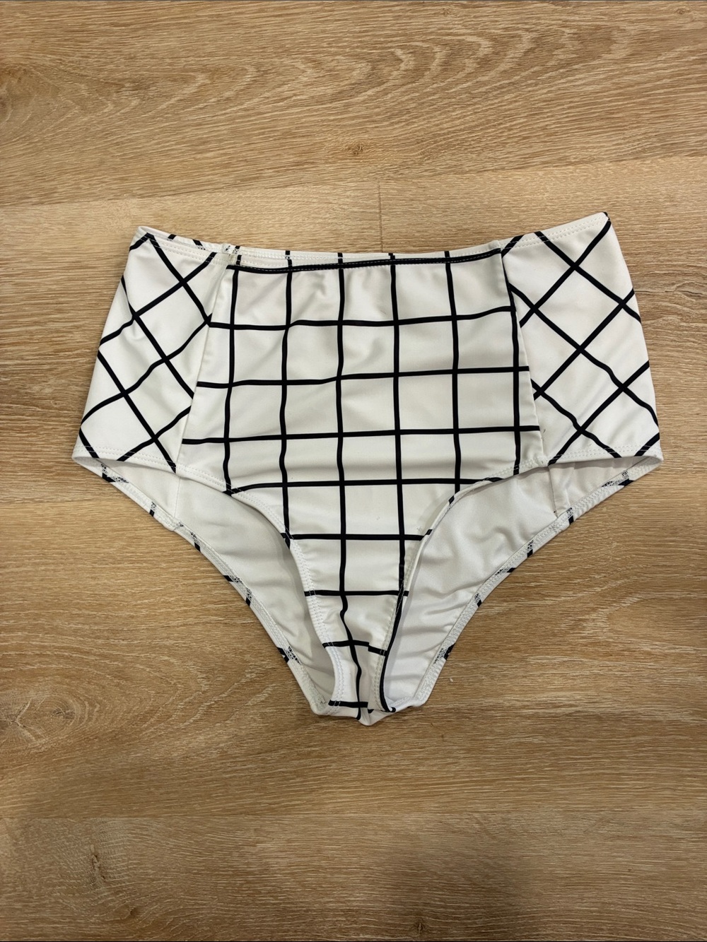 Geode- High-Waist Grid Bikini Bottom - White/Black